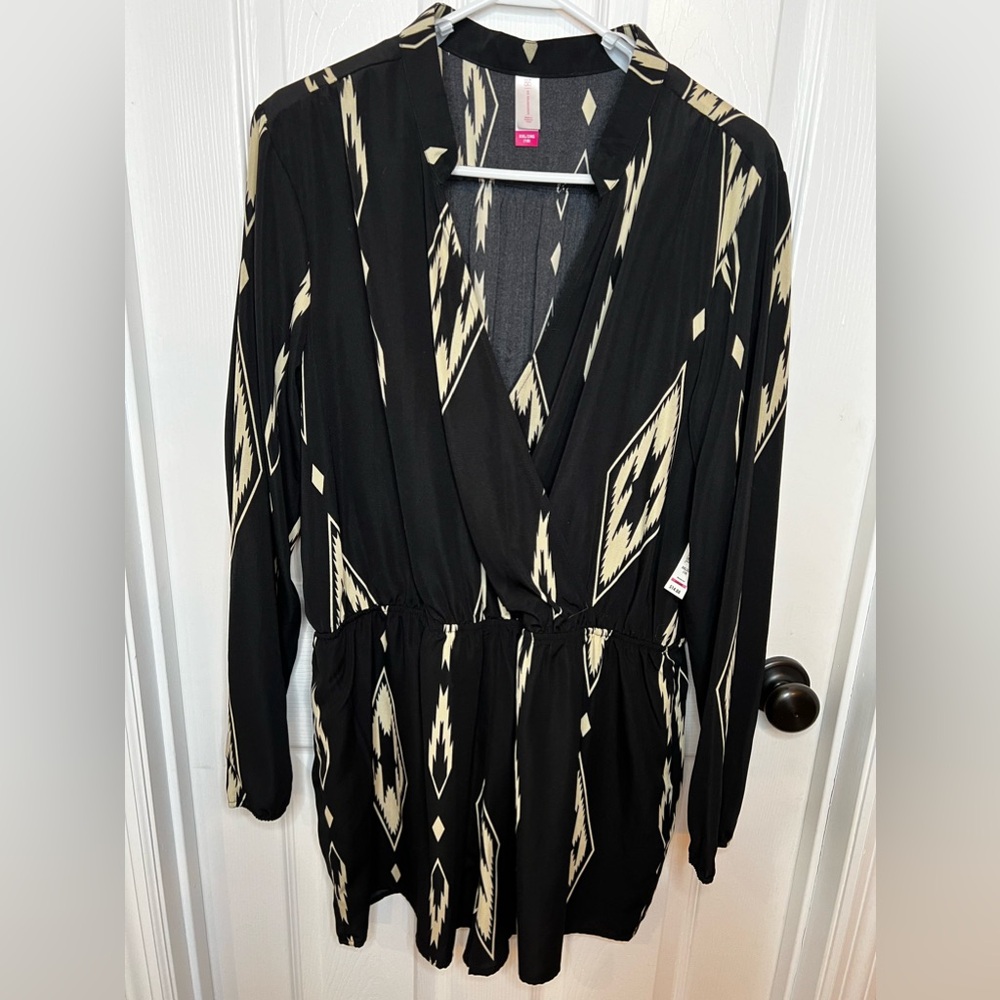 No Boundaries XXL black/aztec design shorts romper